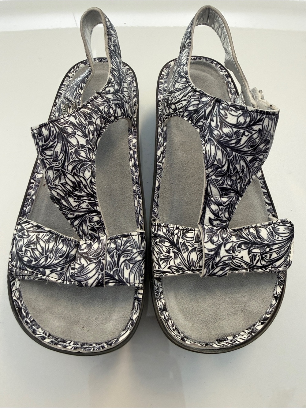 Algeria Shoes 40 New